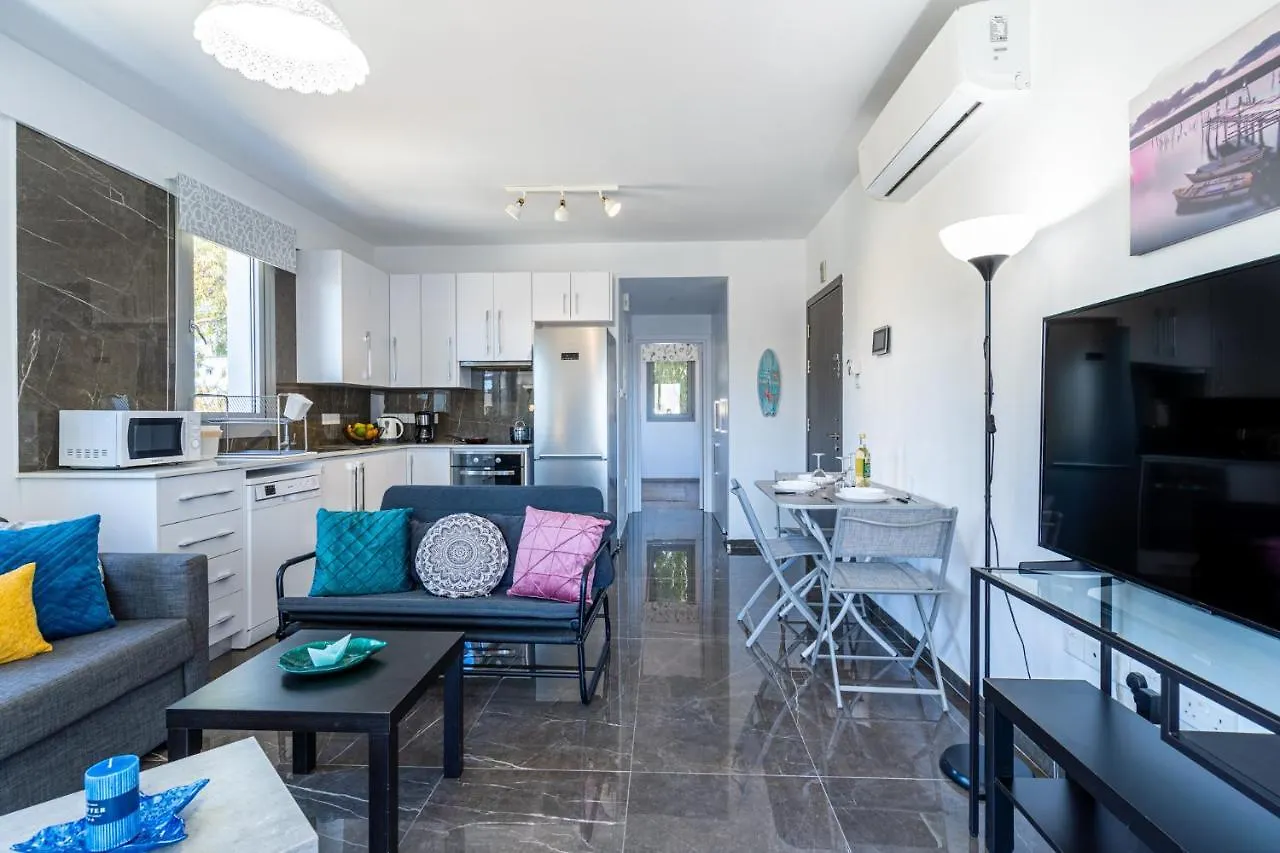 Kmeidos 1-Bedroom Apartment In لارنكا