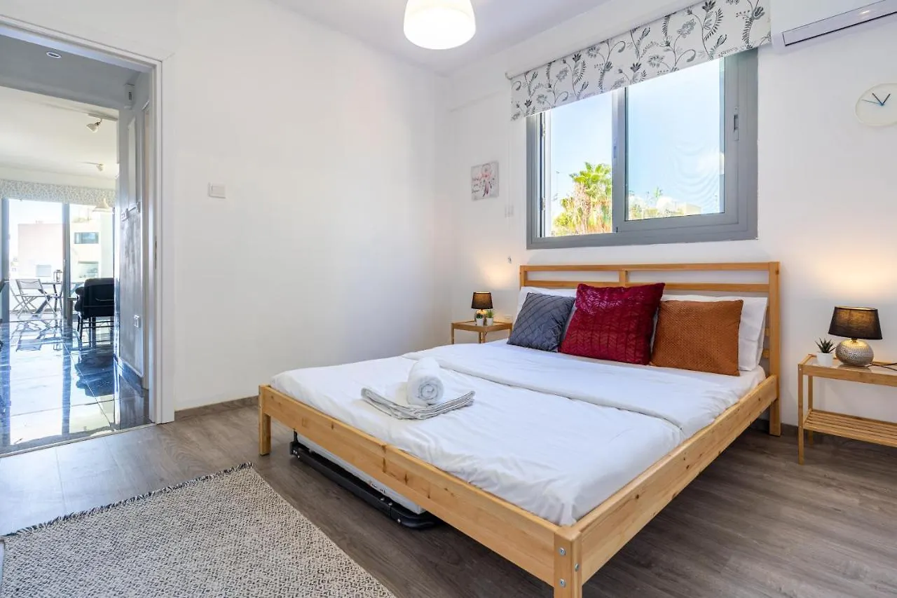 Kmeidos 1-Bedroom Apartment In لارنكا